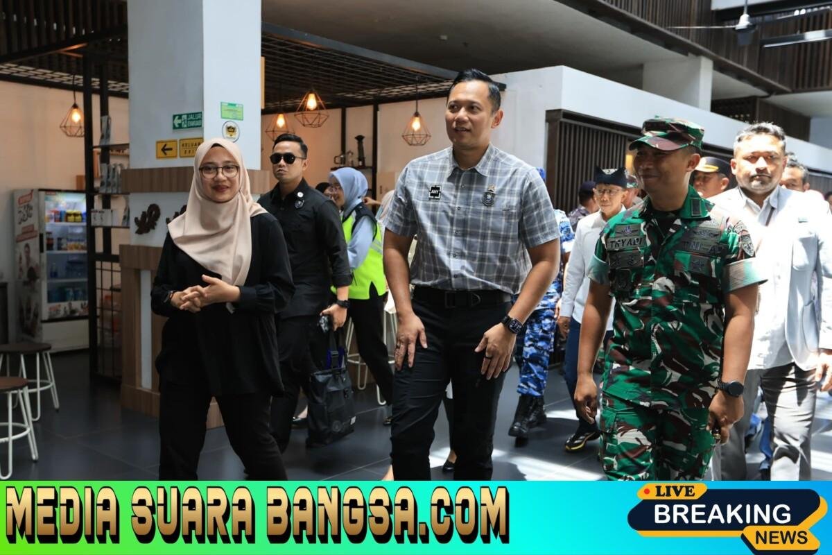 Dandim Banyuwangi Dampingi Menteri Infrastruktur dan Pembangunan Kewilayahan Tinjau Revitalisasi Pasar dan Inggrisan