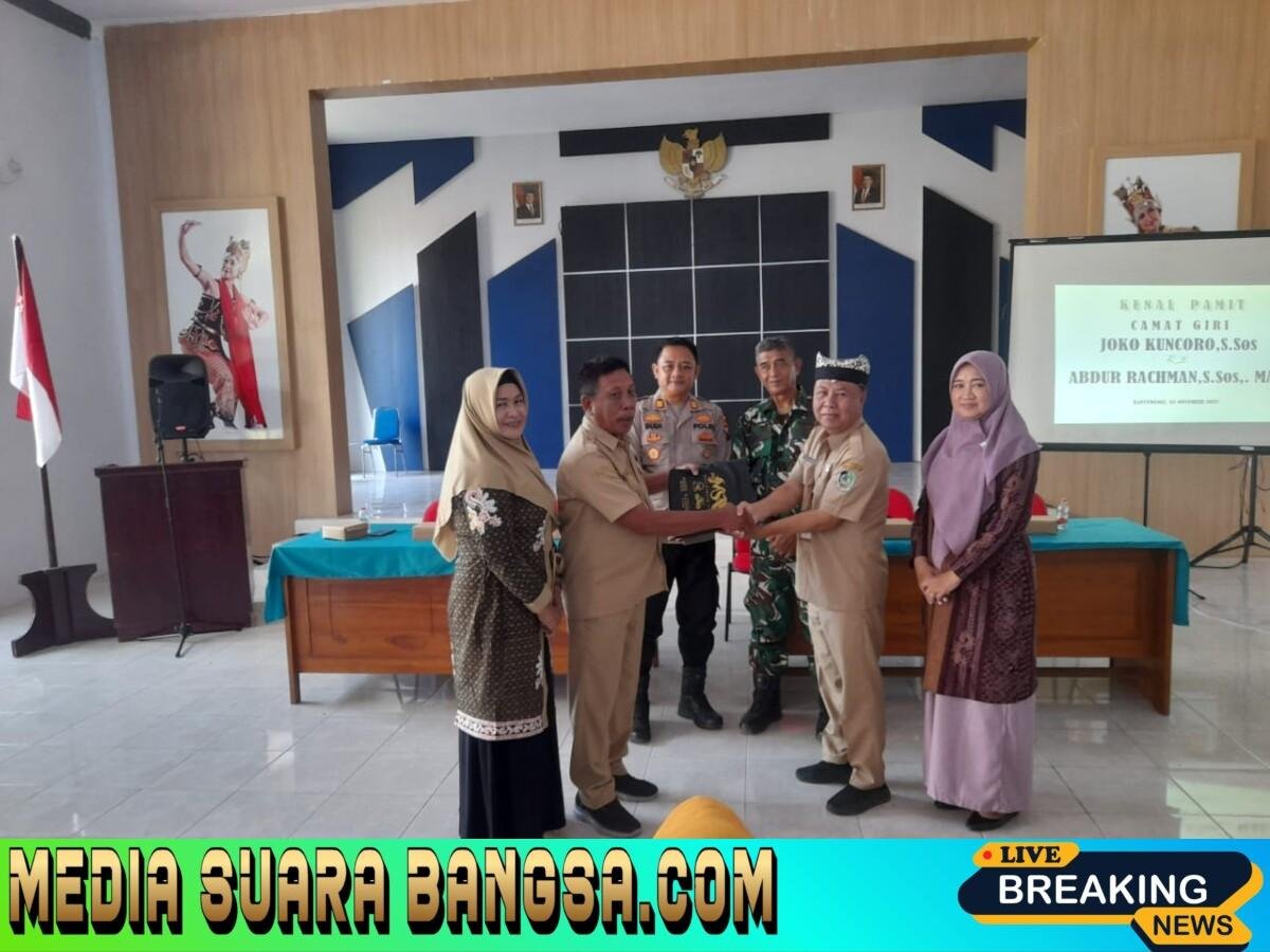 Danramil Giri Hadiri Serah Terima Jabatan Camat Giri, Wujud Sinergi TNI dalam Mendukung Pemerintahan Daerah