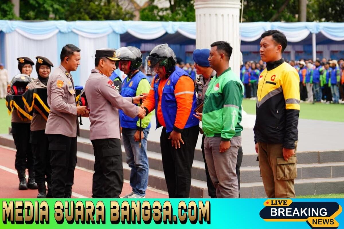 Kapolri Pimpin Apel Ojol Kamtibmas di Jabar: Bersatu Padu Jaga Keamanan