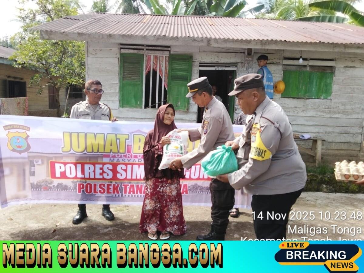 Polsek Tanah Jawa Gelar Jumat Berkah, Salurkan Sembako kepada Warga Kurang Mampu untuk Pererat Silaturahmi dengan Masyarakat