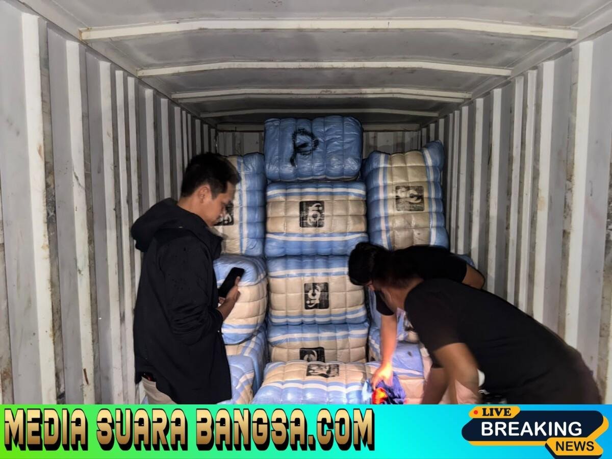 Polisi Bongkar Sindikat Balpres di Jakarta, 207 Bal Pakaian Bekas Impor Disita