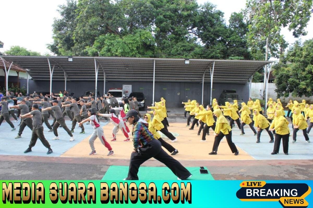 Persit KCK Cabang XXXIX Kodim 0825/Banyuwangi Gelar Senam Pagi: Langkah Nyata Jaga Kebugaran dan Kebersamaan