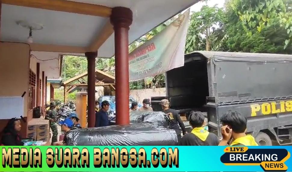 Polda Jatim Beri Bantuan Kemanusiaan Warga Terdampak Erupsi Gunung Semeru