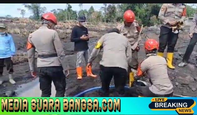 Polda Jatim Bantu Bersihkan Endapan Lahar Dingin Pascaerupsi Gunung Semeru