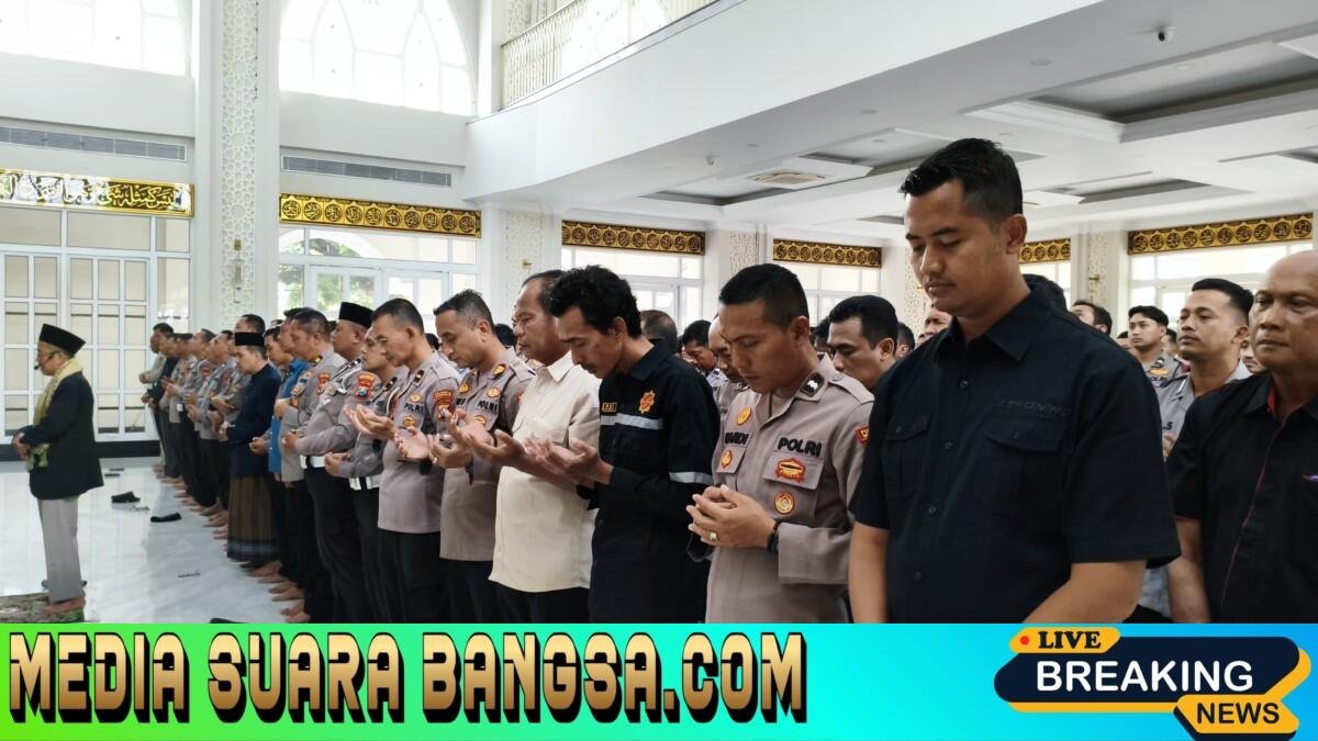 Polresta Sidoarjo Gelar Sholat Ghaib dan Doa Bersama untuk Korban Bencana Aceh Sumatera