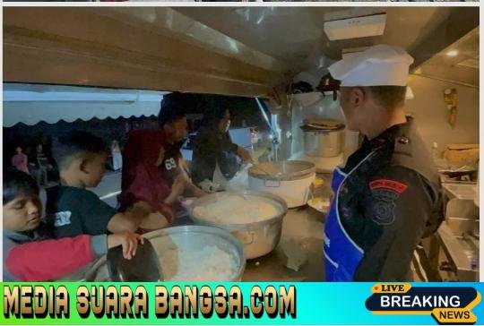 Dapur Lapangan Brimob Suplai Bantuan Makanan untuk Korban Banjir di Aceh Tamiang