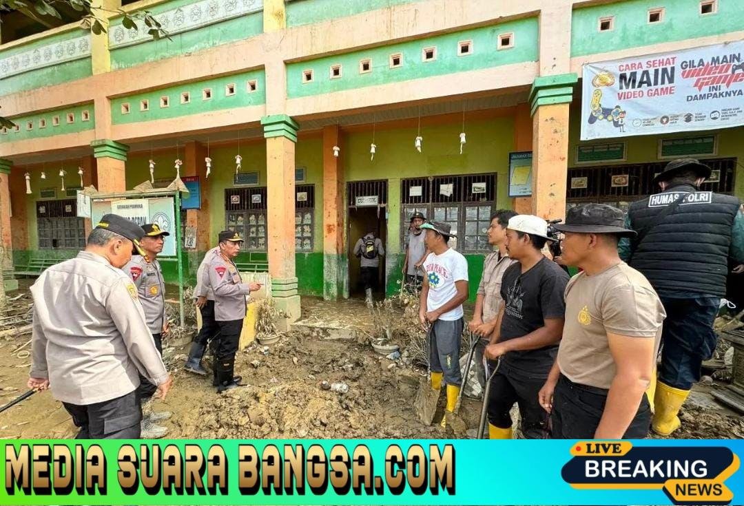 Wujud Kontribusi Polri: Jenderal Pol. Listyo Sigit Prabowo Tinjau Posko Pengungsian dan Salurkan Bantuan di Aceh