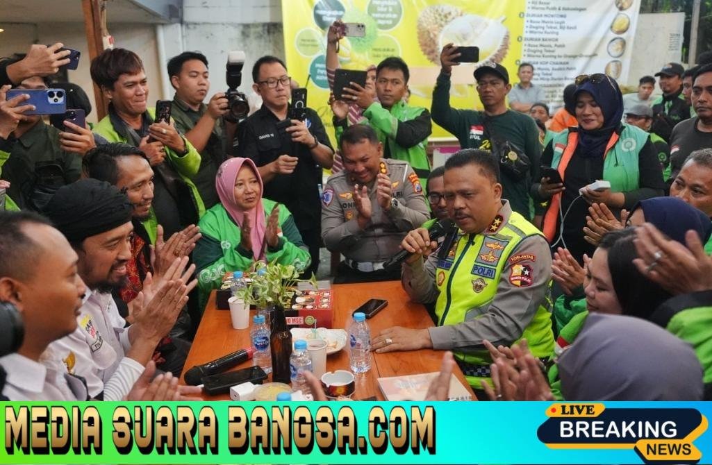 Momen Hangat Kakorlantas Bareng Driver Ojol di Surabaya, “Kami Hadir untuk Melayani dengan Ikhlas”
