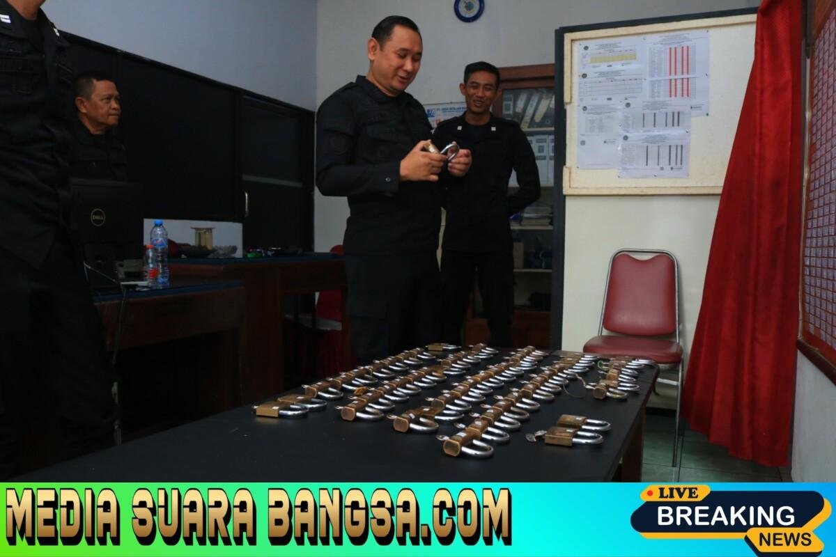 Antisipasi Gangguan Kamtib, Lapas Banyuwangi Gelar Rolling Gembok Kamar Hunian