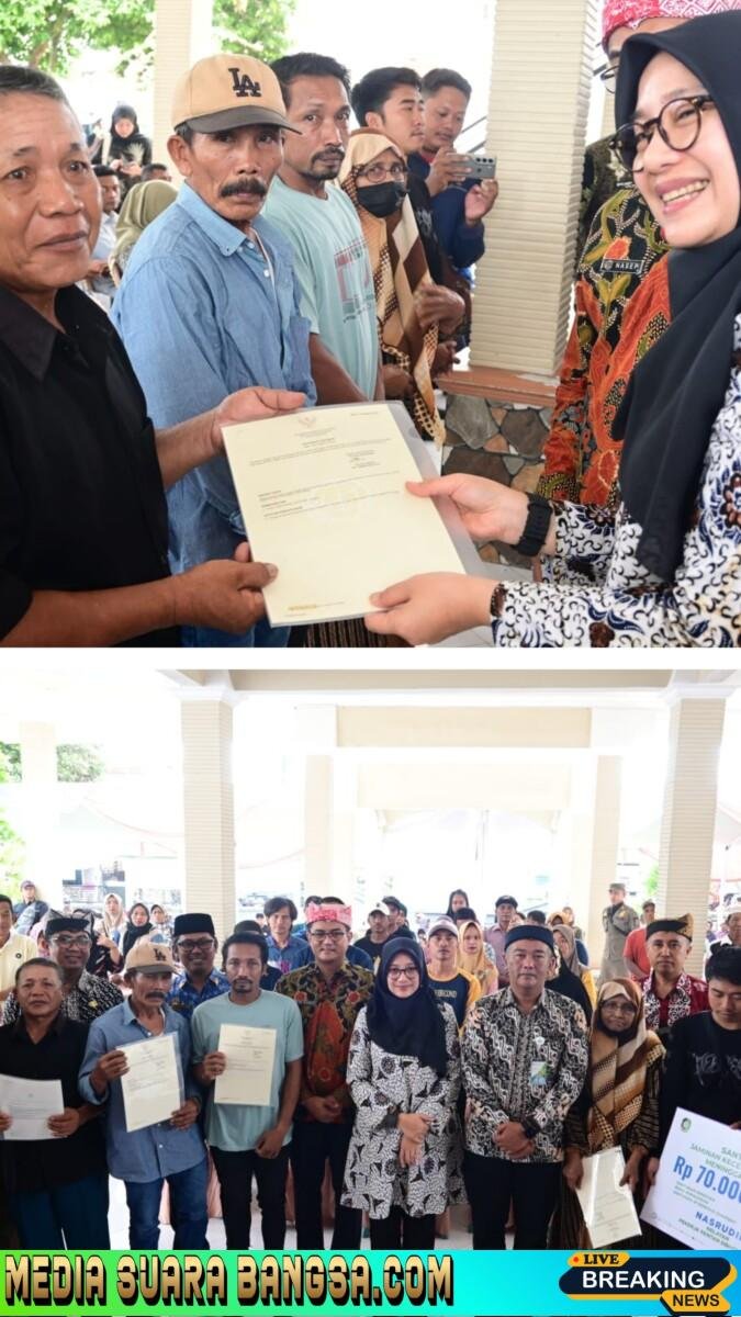 Berikan Kepastian Hukum, Bupati Ipuk Serahkan 186 Sertifikat Tanah Lintas Sektor untuk Nelayan Muncar