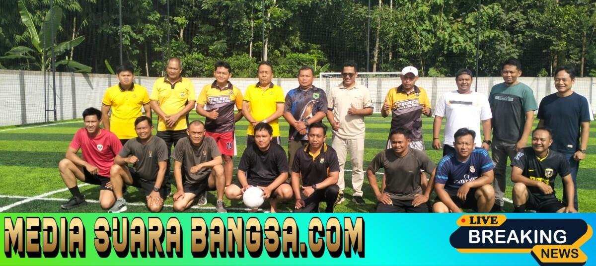 Sinergitas Forkopimka Kecamatan Cluring Gelar Olahraga Futsal Bersama