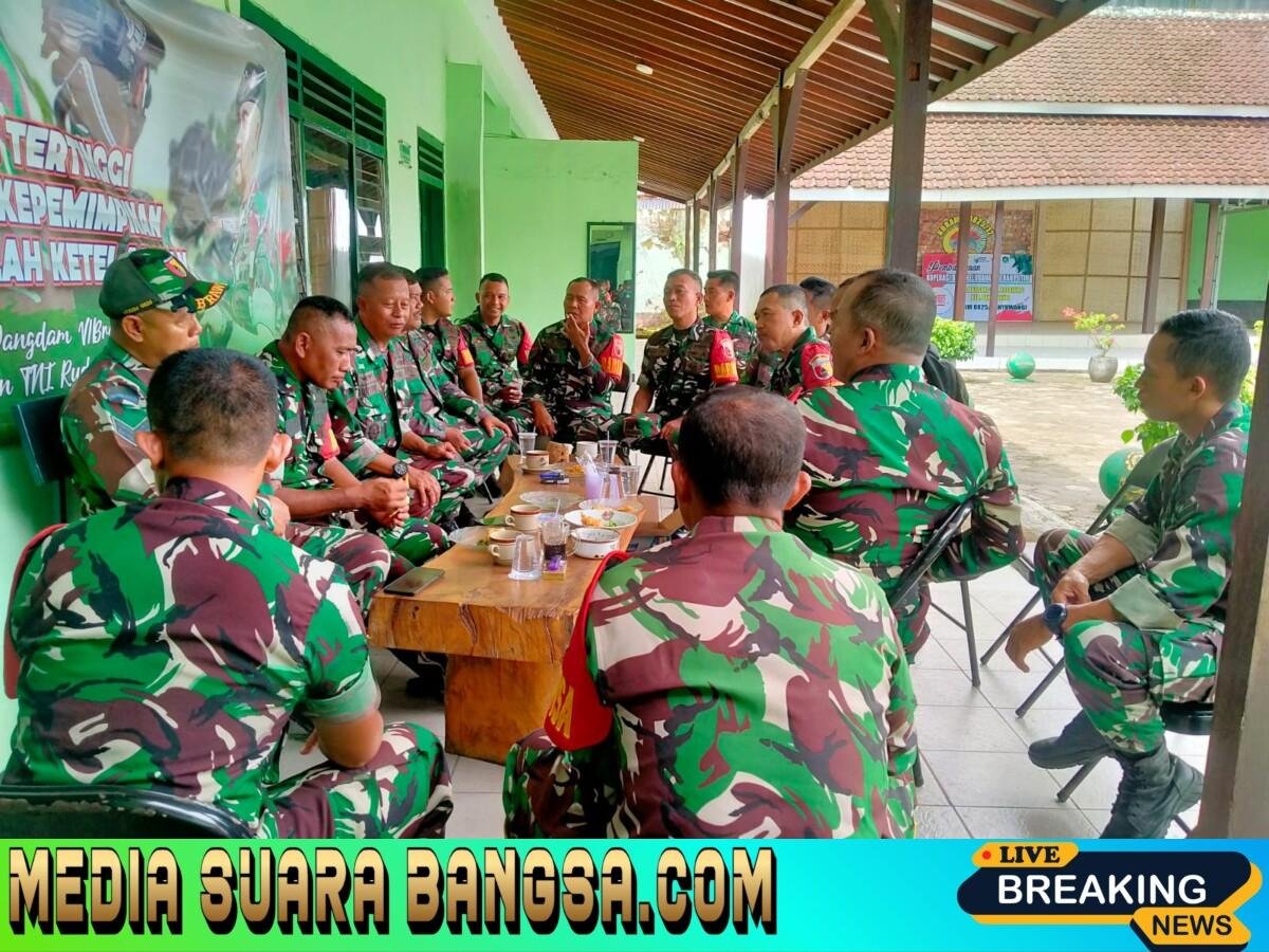 Danramil 0825/12 Rogojampi Gelar Ngopi dan Gesah Bareng untuk Perkuat Kebersamaan Prajurit