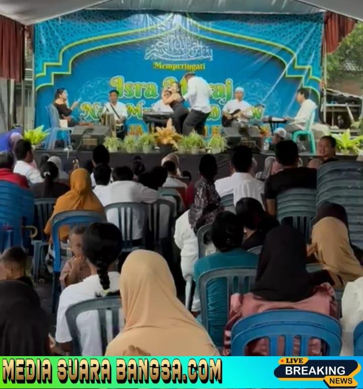 Acara Keagamaan Di Nodai Dengan Adanya Hiburan Pamer Paha 