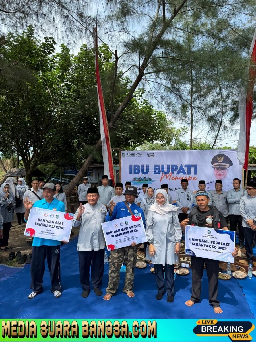 Perkuat Ekonomi dan Pariwisata di Kawasan Pesisir Bupati Ipuk Sapa Nelayan Kedunen