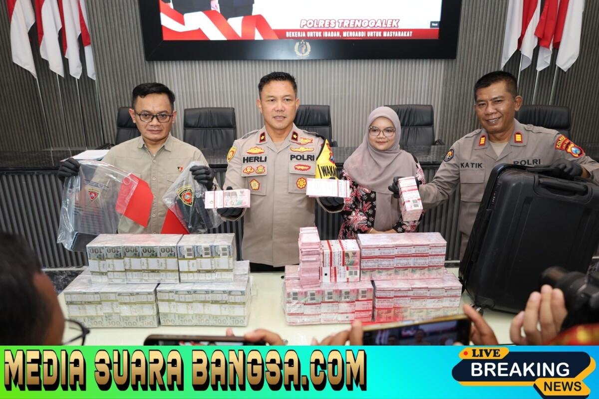 Polres Trenggalek Amankan 2 Tersangka Penipuan Modus Pencairan Dana Rp150 juta