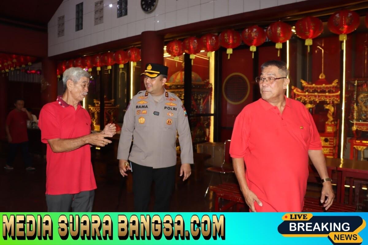 Pastikan Imlek Kondusif, Kapolres Gresik Tinjau Pengamanan di Klenteng Kim Hin Kiong