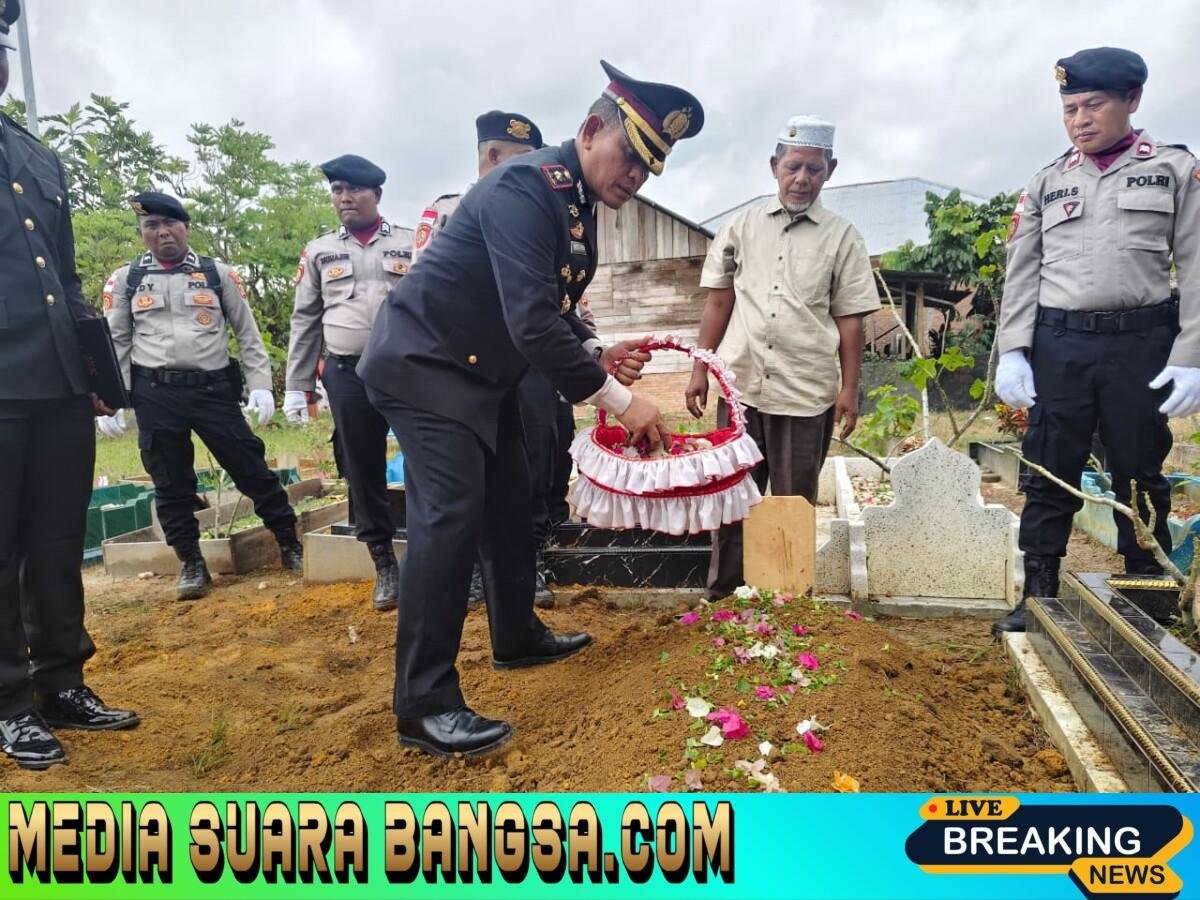 Beri Penghormatan Terakhir, Wakapolres Aceh Timur Pimpinan Upacara Pemakaman Iptu Yondrizon