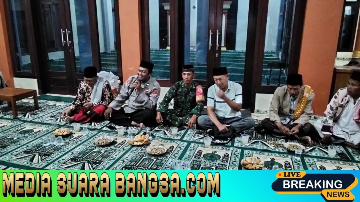 Babinsa Koramil Songgon Hadir Intens Di Tengah Jamaah Ramadhan, Intensitas Pembinaan Terhadap Masyarakat Semakin Menguat
