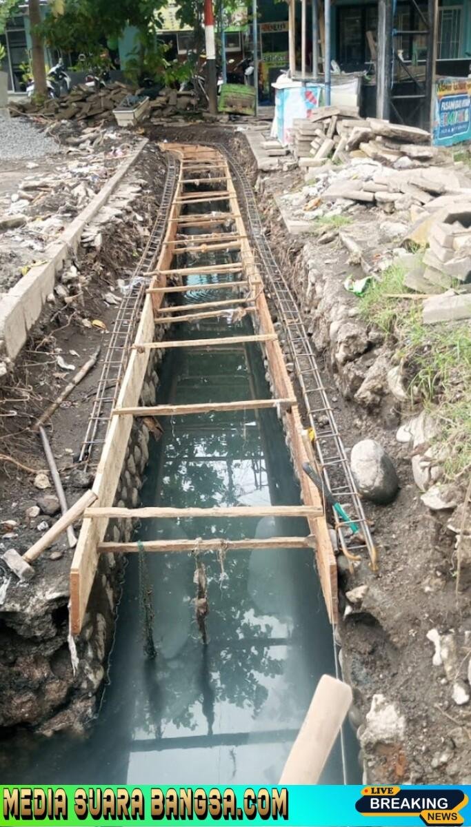 Hujan Deras, Jalan Piere Tendean Banyuwangi Kembali Tergenang Meski Drainase Sudah Diperbaiki