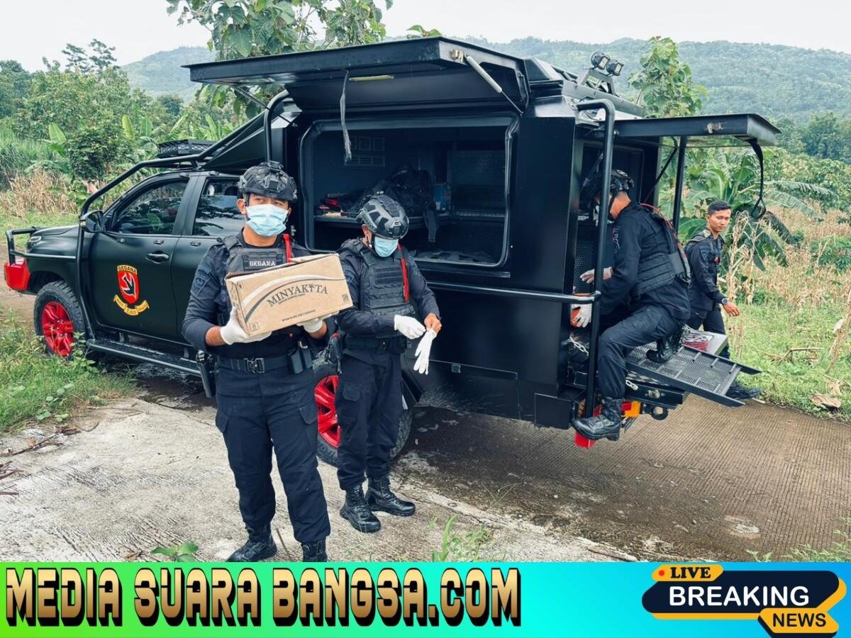 Polres Bondowoso Libatkan Gegana Brimob Polda Jatim Musnahkan 25 Kg Bubuk Mercon