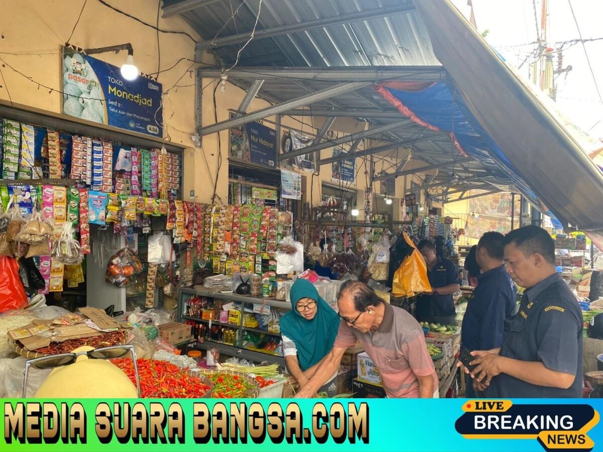 jaga stabilitas harga pangan, polres bondowoso bersama instansi terkait lakukan pemantauan bapokting di pasar induk