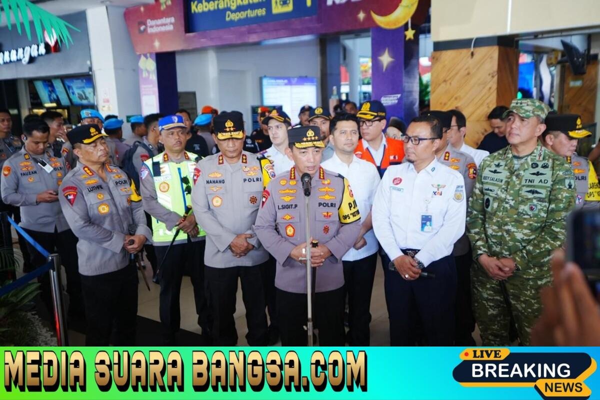 Tinjau Stasiun Surabaya Gubeng, Kapolri Instruksikan Beri Pelayanan Maksimal ke Pemudik