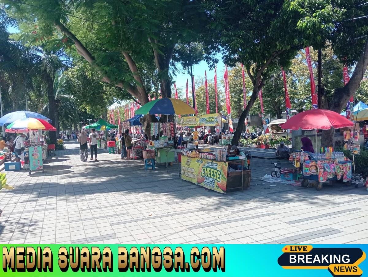 Pelapak Baru Tanpa Koordinasi, Banyuwangi Creative Market di Taman Blambangan Kian Padat