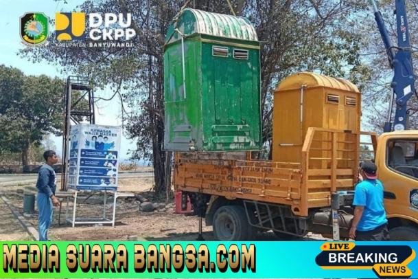 Dinas PU CKPP Banyuwangi Membantu Meminjamkan Toilet Portable Saat Kegiatan Sosial.