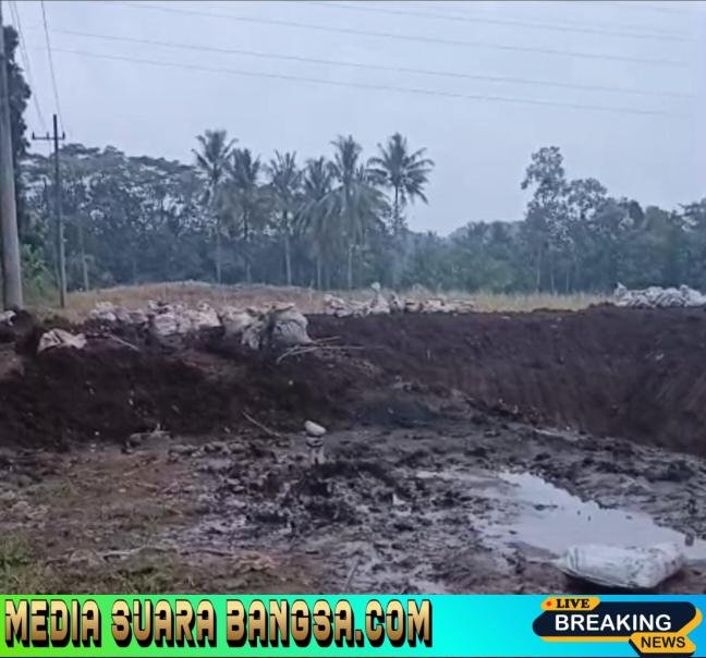 Aktivis Rofiq Asmi soroti 2 sumur bor dan embung diduga ilegal di Sempu, Banyuwangi. Milik investor Malang, libatkan makelar lahan inisial L. Warga khawatir krisis air.