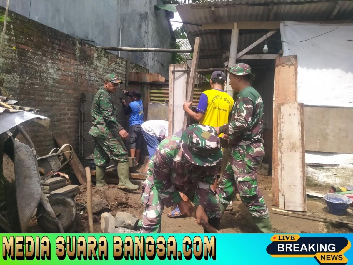 Kapten Kav Andoko bersama anggota Koramil 0825/20 Songgon bergerak pagi buta, wujudkan sanitasi layak bagi warga desa