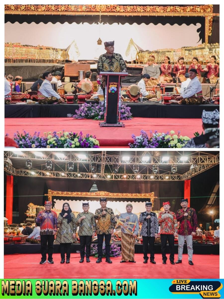 Kapolda Jatim Gaungkan Semangat Jogo Jawa Timur di Pagelaran Wayang Kulit Hari Bhayangkara ke – 80
