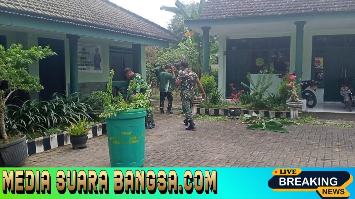 Sinergi dan Jaga Kebersihan, Bati Tuud Pimpin Kerja Bakti Pembersihan Pangkalan Koramil 0825/09 Tegaldlimo.