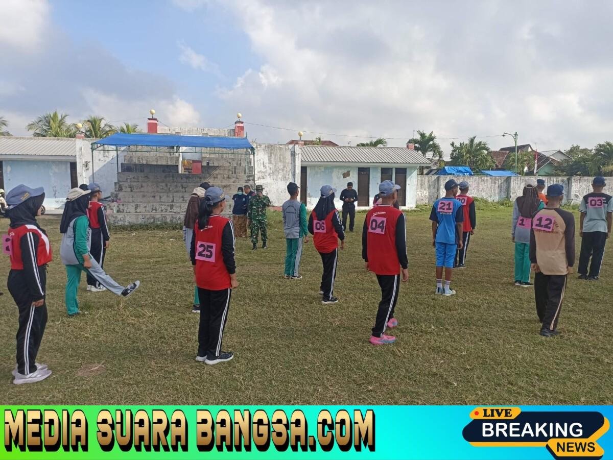 Jaga Kualitas dan Kedisiplinan Paskibra, Personel Koramil 0825/06 Gambiran Tempa Fisik Calon Pengibar Bendera