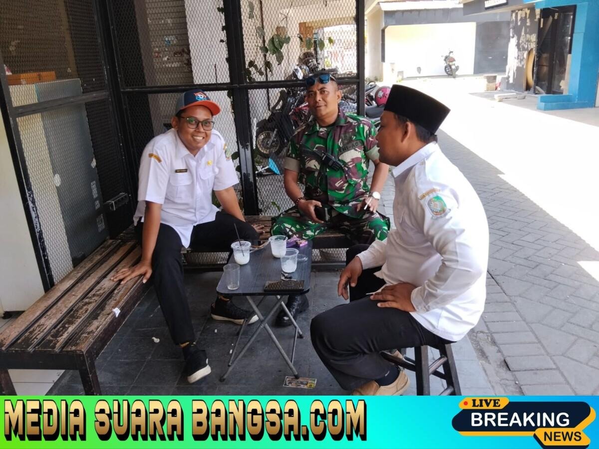 TNI AD Hadir di Tengah Warga, Babinsa Desa Jajag Intensifkan Komsos Pererat Kemanunggalan