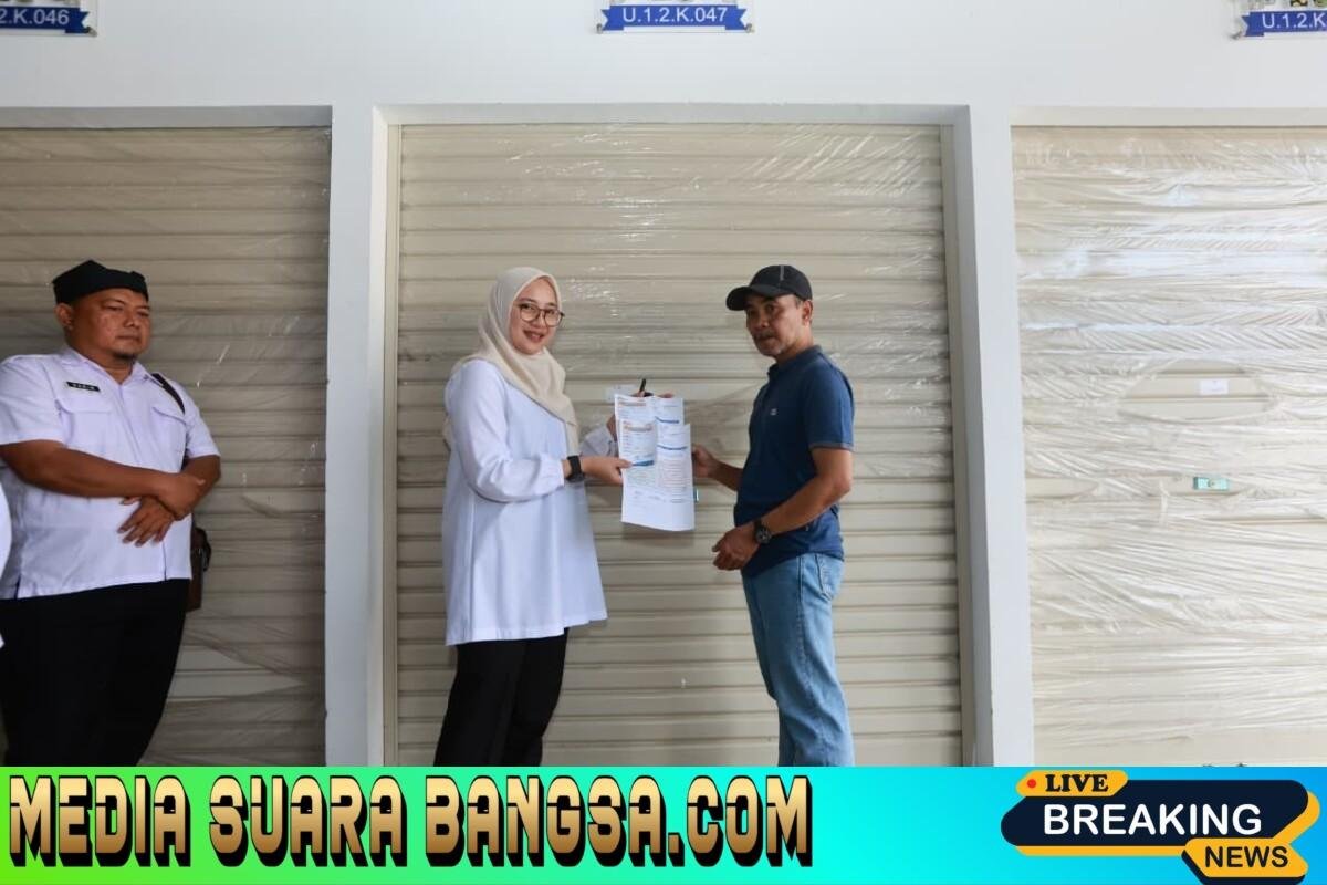 Ratusan Pedagang Telah Serah Terima Lapak Pasar Banyuwangi