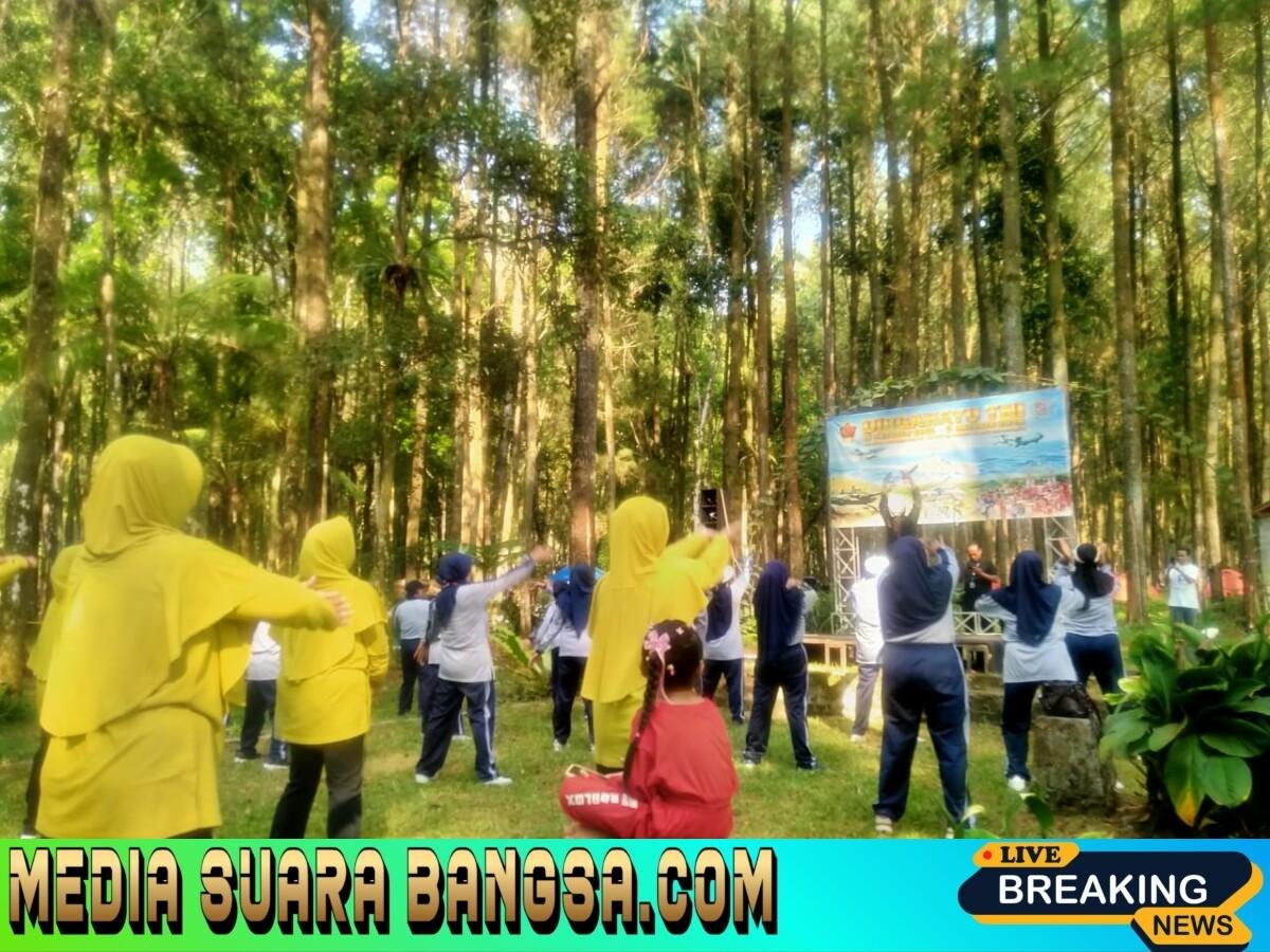 Senam, Sehat, Dan Semai Harapan: Koramil 0825/20 Songgon Gerakan Ratusan Warga Di Rimbun Pinus Rebond